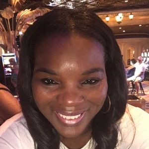 Meet your Posher, Latonya